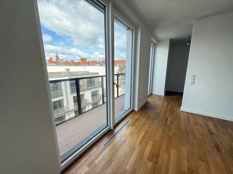 Moderne Studio-Wohnung mit großem Balkon im Herzen von Kreuzkölln — photo 1